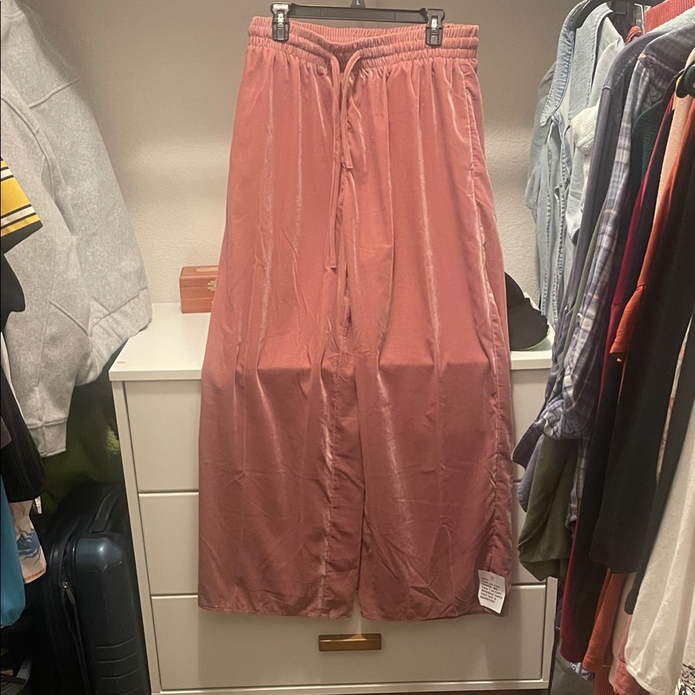 Topshop NWT Dusty Pink velvet trousers